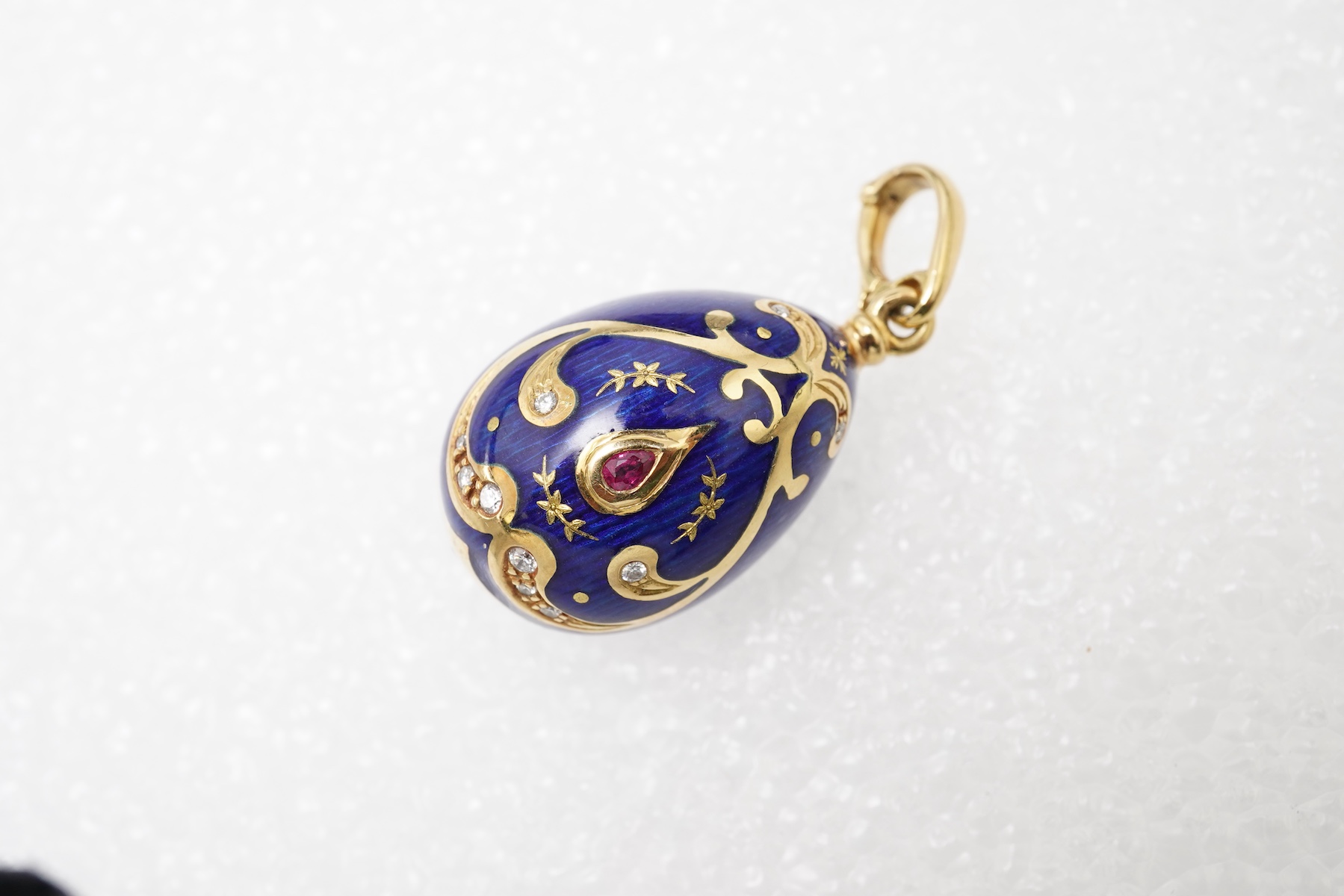Fabergé, a modern gold, enamel and diamond pendant